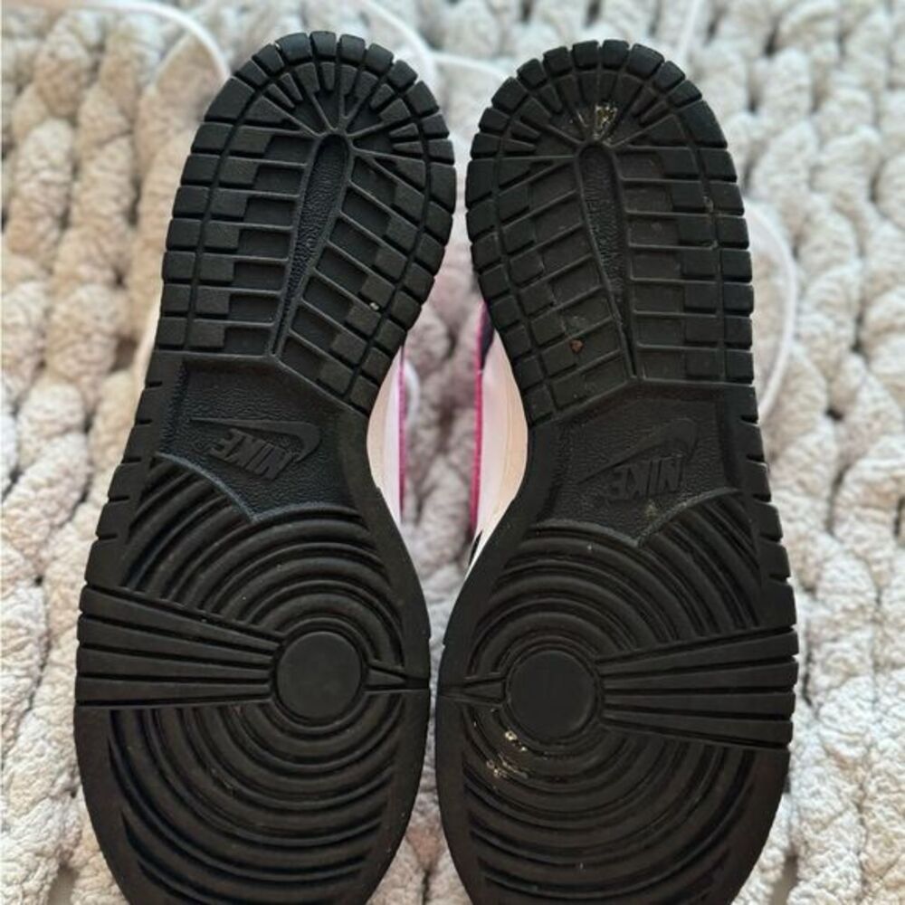 Nike Women’s Sneakers White Black Pink Low-Top - Picture 6 of 6